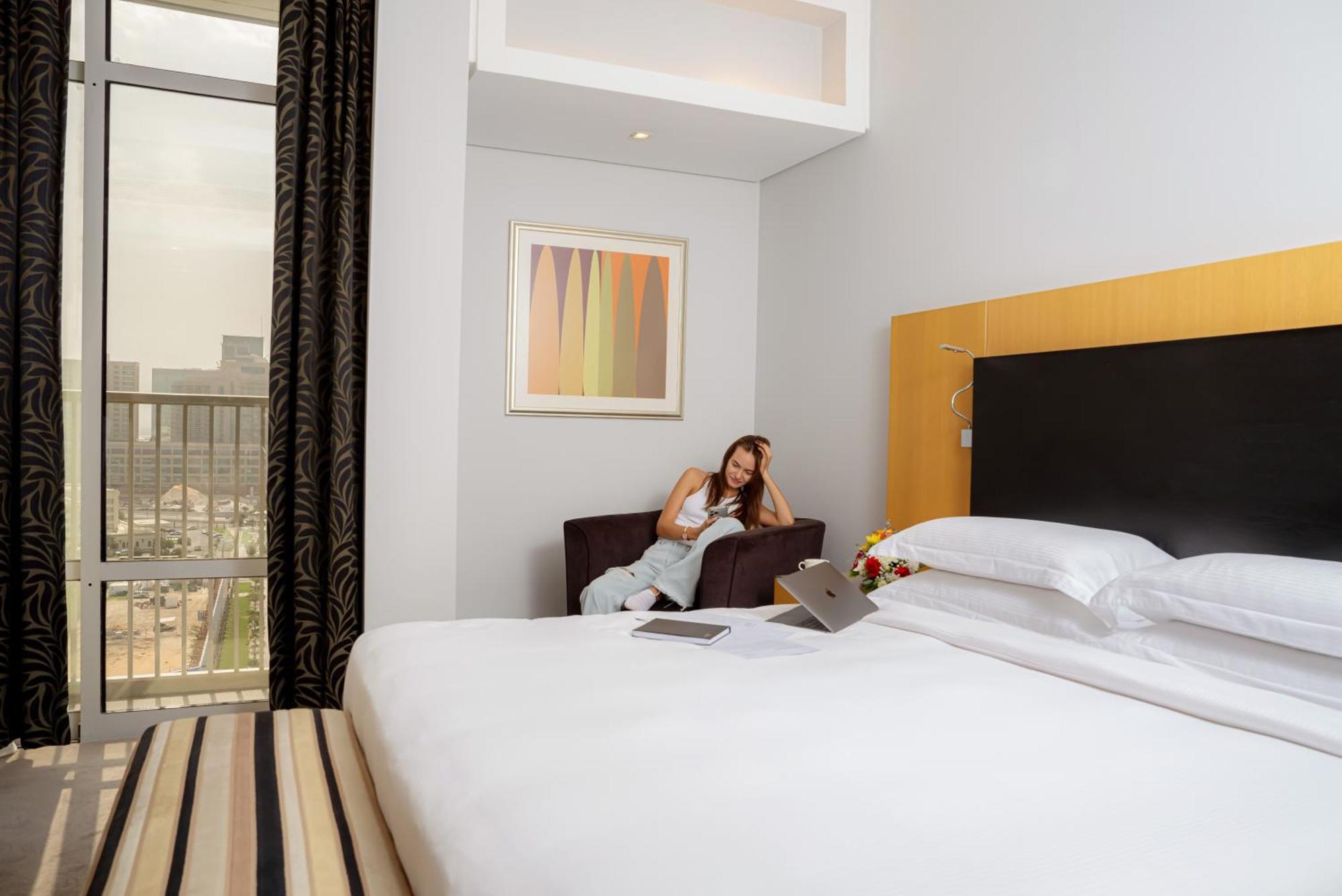 Hala Arjaan By Rotana, Deluxe Apart-hotel 4*