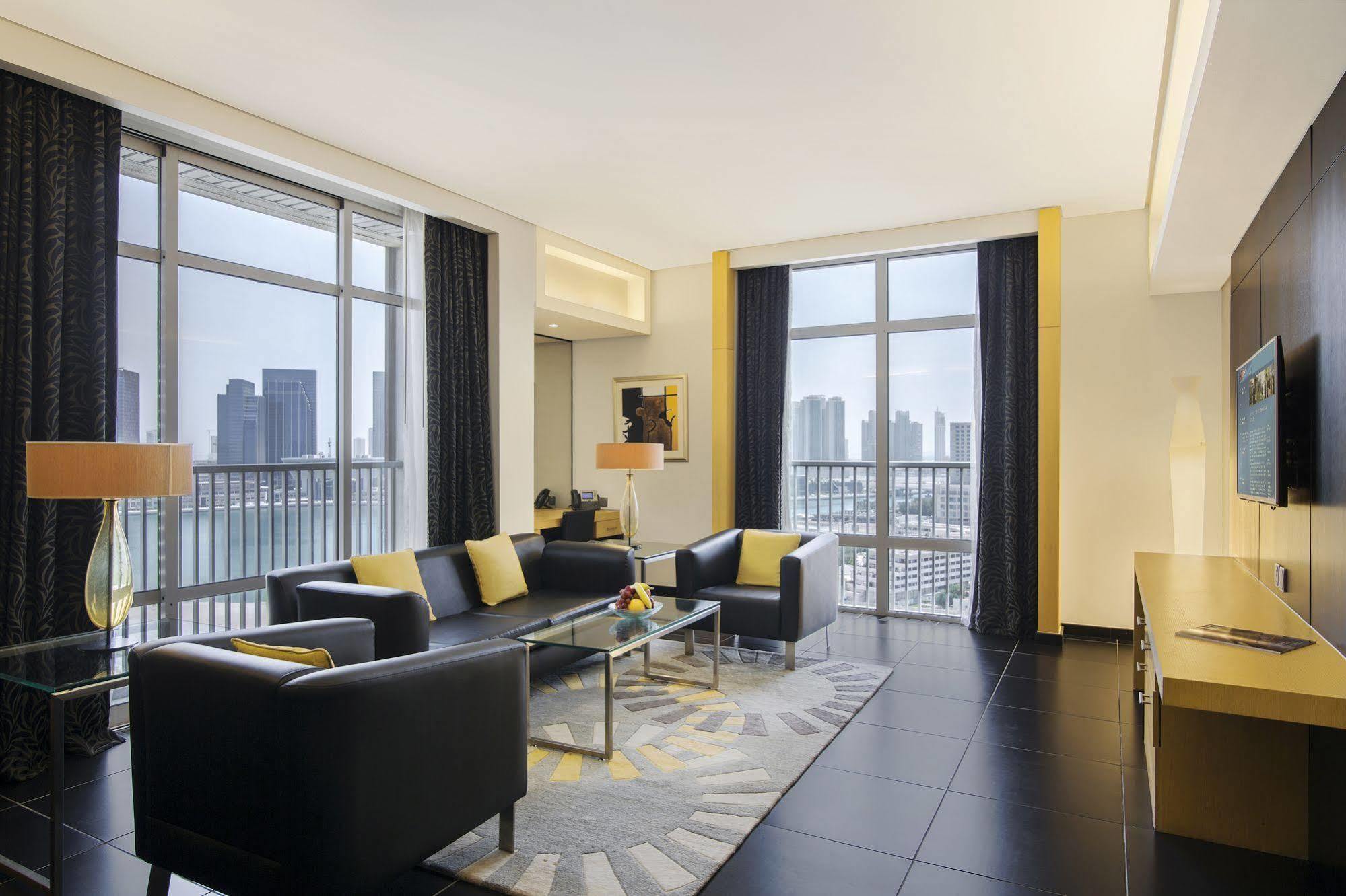 Hala Arjaan By Rotana, Deluxe 4* Abu Dhabi